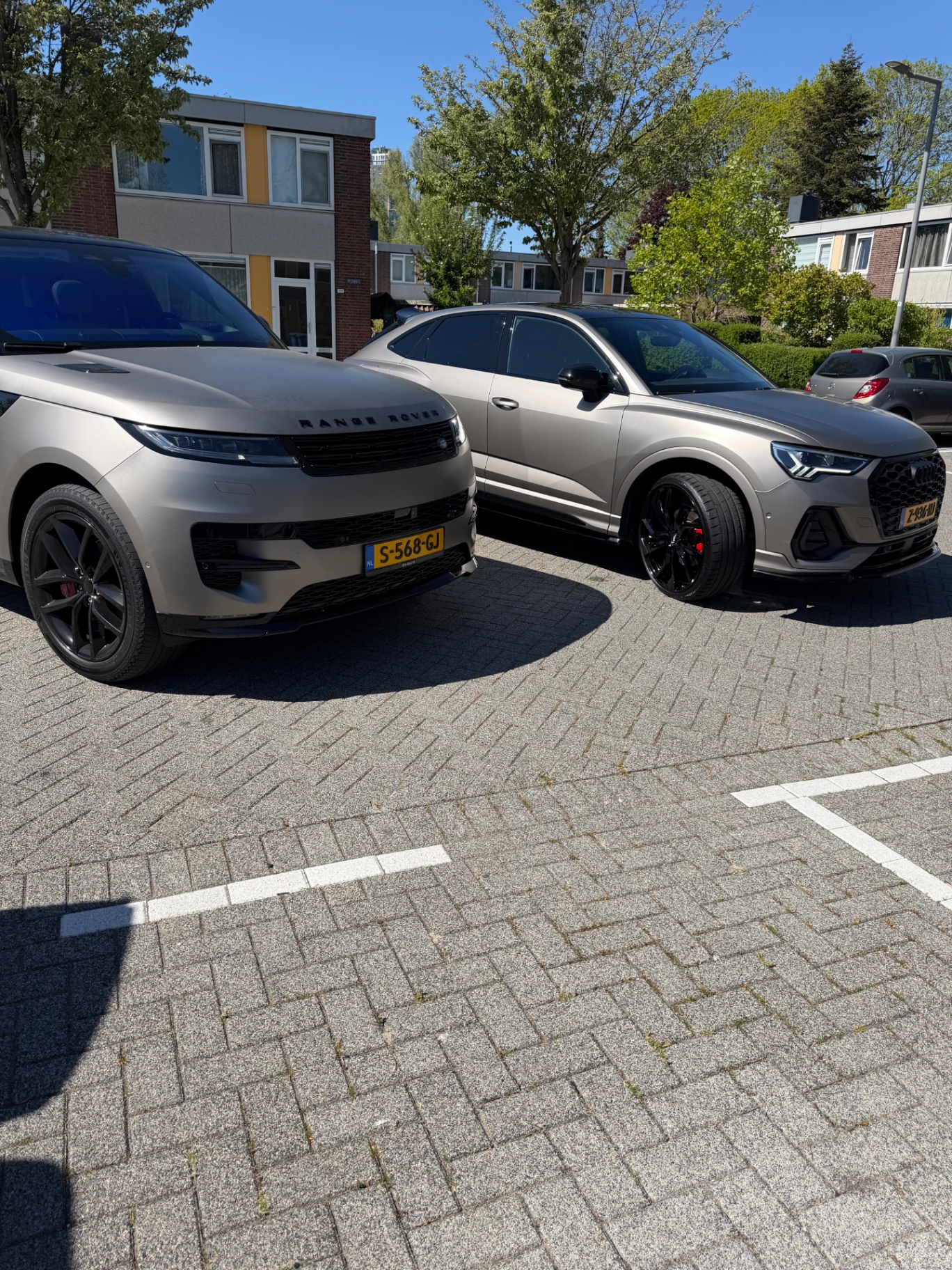 Range Rover & Audi Q3 — Afgeleverd