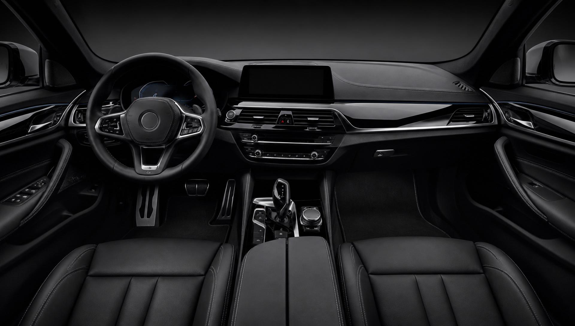 Luxe zwart lederen auto-interieur — interieur diensten explorer